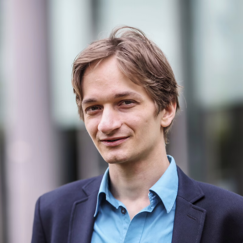 Porträt von Janos Siegle