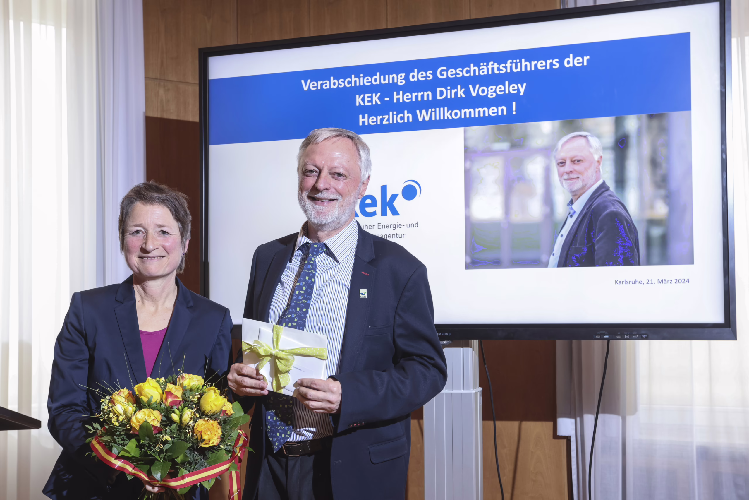 Verabschiedung des Geschäftsführers der KEK Karlsruhe Dirk Vogeley, hier neben Bürgermeisterin Lisbach.