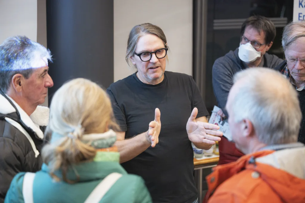 Carsten Herbert im Gespräch mit seinem Publikum. 